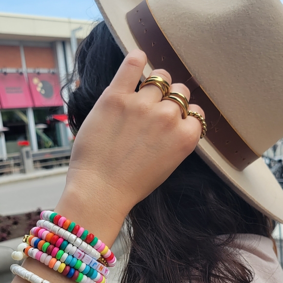 Beige brim hat - Picture 2 of 6